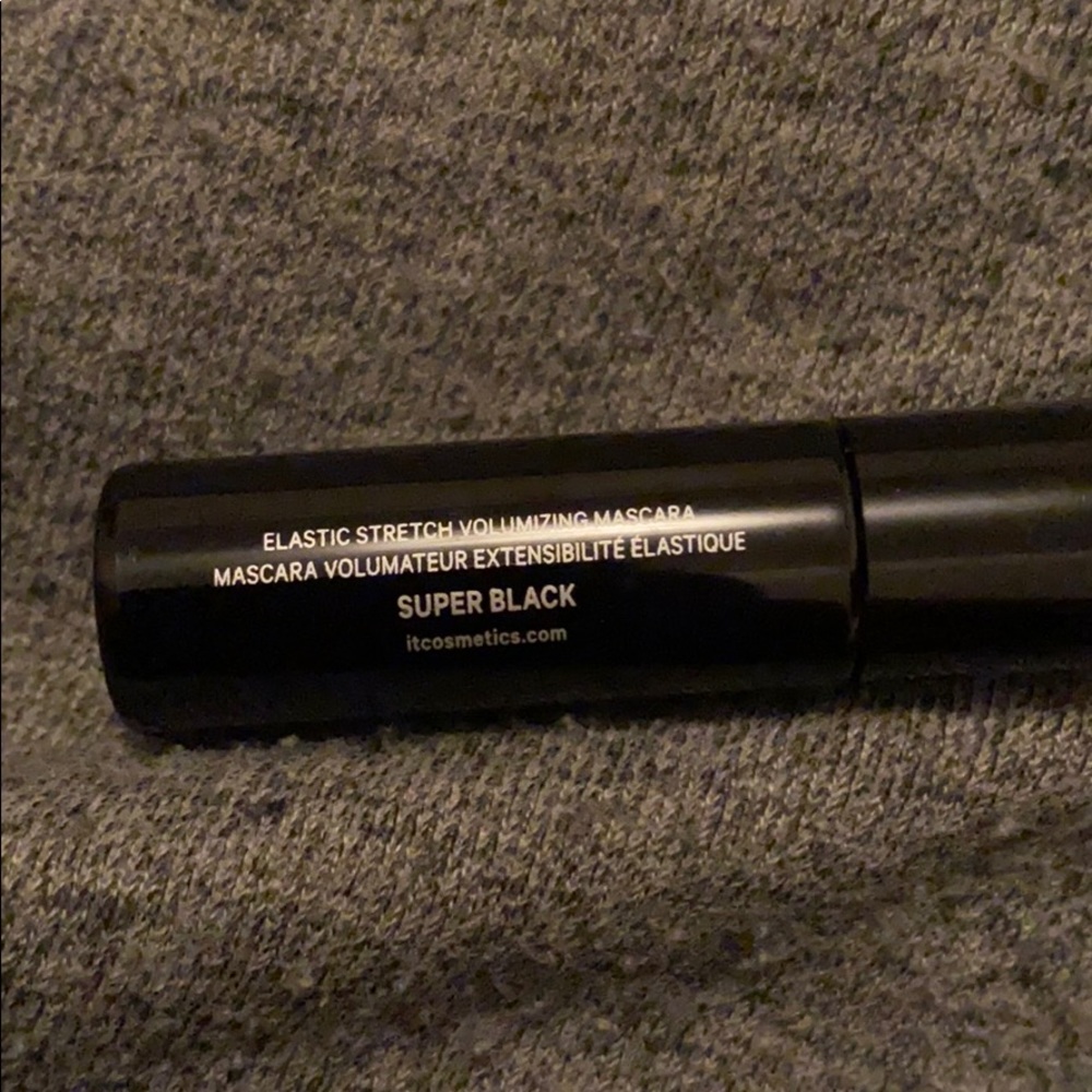 Mascara - Picture 2 of 2